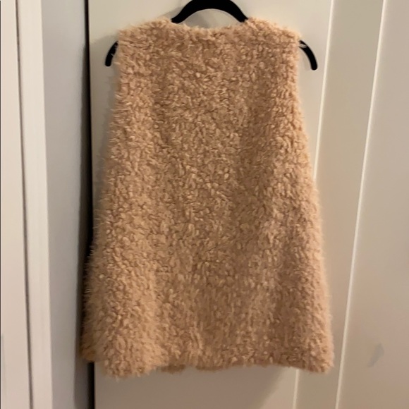 FAUX FUR VEST - Picture 4 of 4